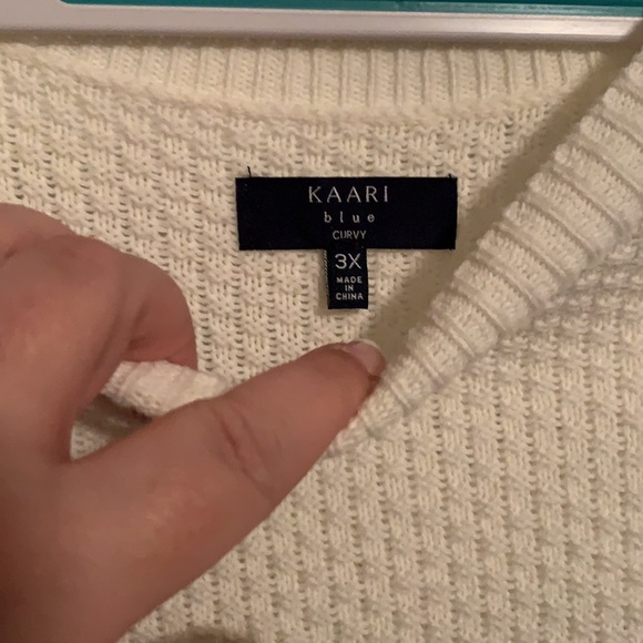 White sweater with cute ribbons at cuffs - Picture 3 of 3